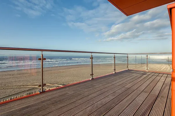 Hvilke faktorer bør man overveje, inden man installerer SS-rækværk?