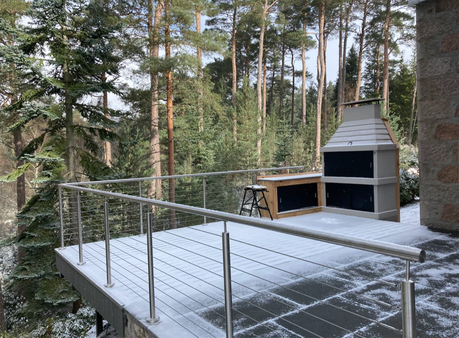 Sådan installeres dækkabelrækværk?